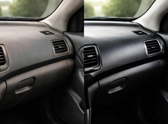 découvrez les résultats attendus avec notre rénovateur plastique intérieur de voiture pour redonner éclat et protection à vos surfaces intérieures.